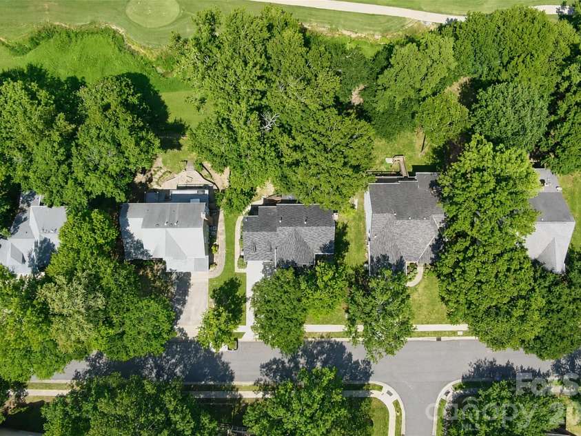 3837 Beauvista Drive, Charlotte, NC 28269.  MLS# CAR4418760, YatesRealty ID 47012. 