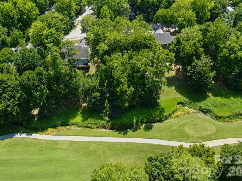3837 Beauvista Drive, Charlotte, NC 28269.  MLS# CAR4418760, YatesRealty ID 47012. 