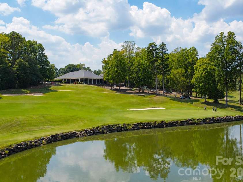3837 Beauvista Drive, Charlotte, NC 28269.  MLS# CAR4418760, YatesRealty ID 47012. 
