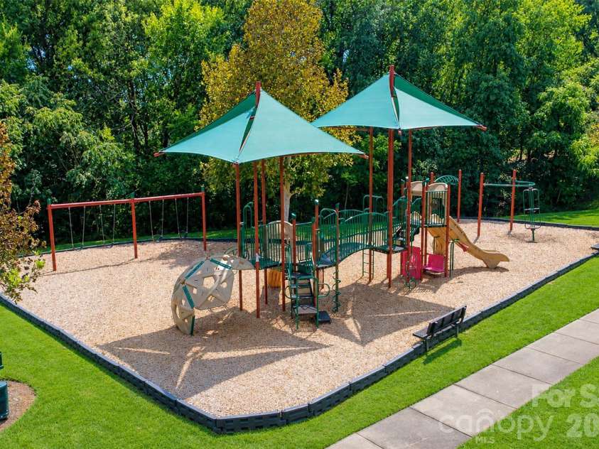 3837 Beauvista Drive, Charlotte, NC 28269.  MLS# CAR4418760, YatesRealty ID 47012. 