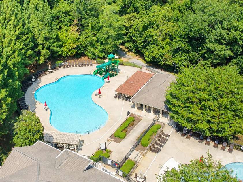 3837 Beauvista Drive, Charlotte, NC 28269.  MLS# CAR4418760, YatesRealty ID 47012. 