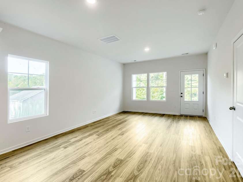 178 Panther Creek Road, Troutman, NC 28166.  MLS# CAR4418750, YatesRealty ID 47013. Great Room