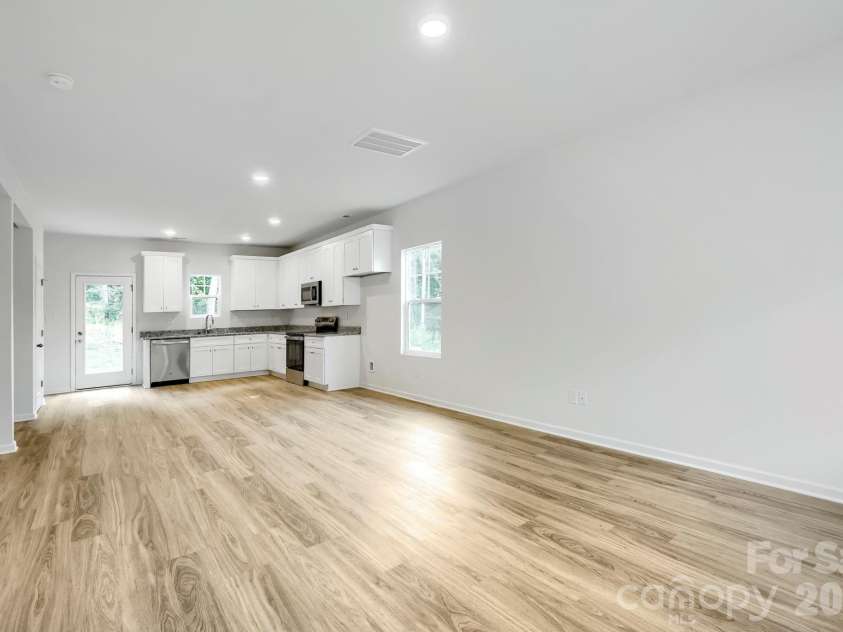 178 Panther Creek Road, Troutman, NC 28166.  MLS# CAR4418750, YatesRealty ID 47013. Great Room