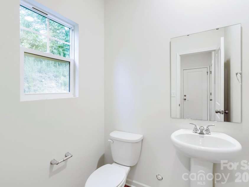 178 Panther Creek Road, Troutman, NC 28166.  MLS# CAR4418750, YatesRealty ID 47013. Half Bath