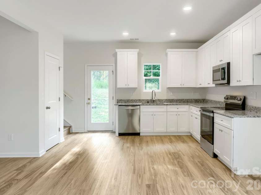 178 Panther Creek Road, Troutman, NC 28166.  MLS# CAR4418750, YatesRealty ID 47013. Kitchen