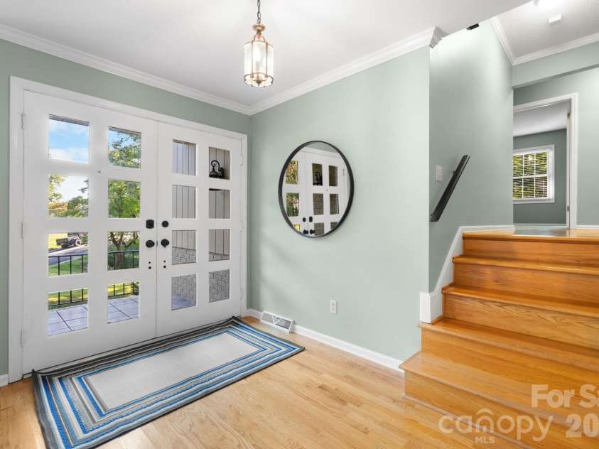 2015 12th Street, Hickory, NC 28601.  MLS# CAR4418575, YatesRealty ID 47014. 