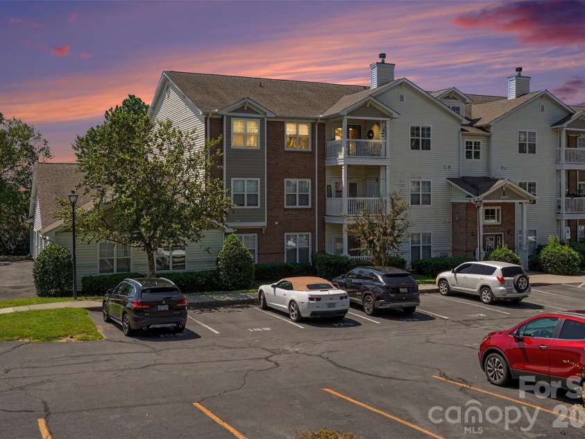 11286 Hyde Pointe Court, Charlotte, NC 28262.  MLS# CAR4418384, YatesRealty ID 47015. 