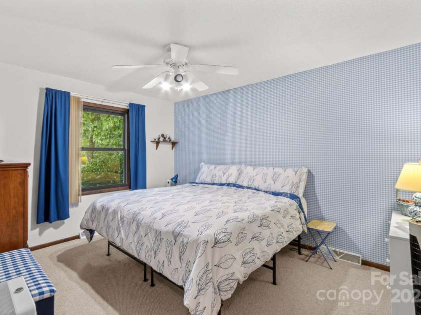 202 Cedarwood Drive, Salisbury, NC 28147.  MLS# CAR4330124, YatesRealty ID 4702. 