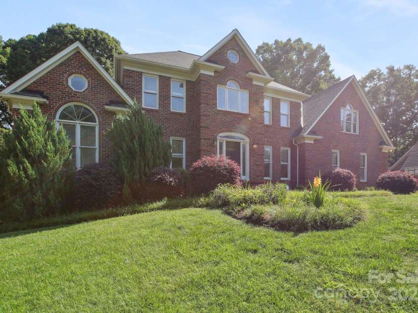8011 Greencastle Drive, Charlotte, NC 28210.  MLS# CAR4235397, YatesRealty ID 4702. 