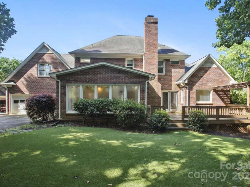 8011 Greencastle Drive, Charlotte, NC 28210.  MLS# CAR4235397, YatesRealty ID 4702. 
