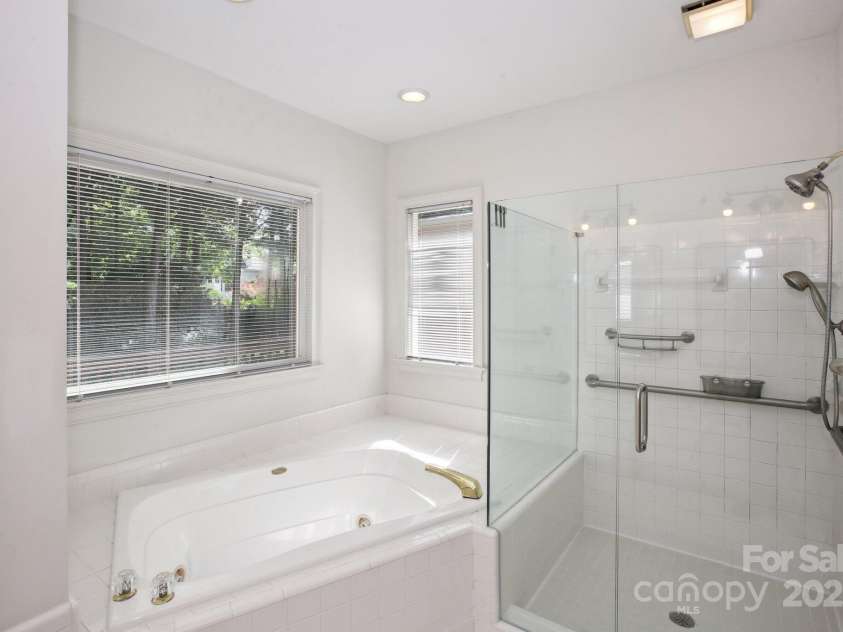 8011 Greencastle Drive, Charlotte, NC 28210.  MLS# CAR4235397, YatesRealty ID 4702. 