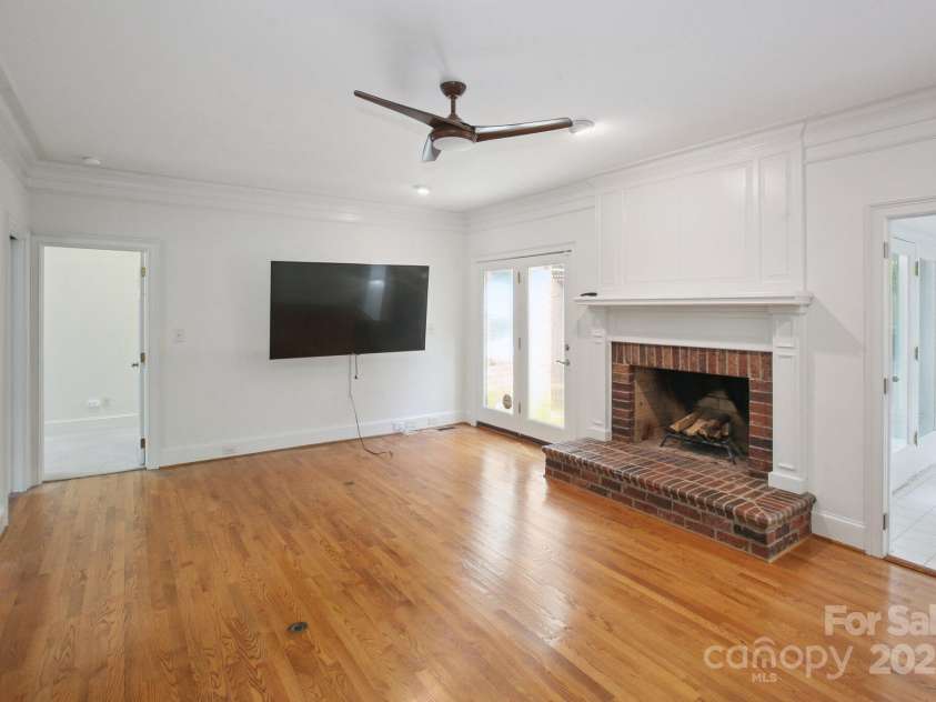 8011 Greencastle Drive, Charlotte, NC 28210.  MLS# CAR4235397, YatesRealty ID 4702. 