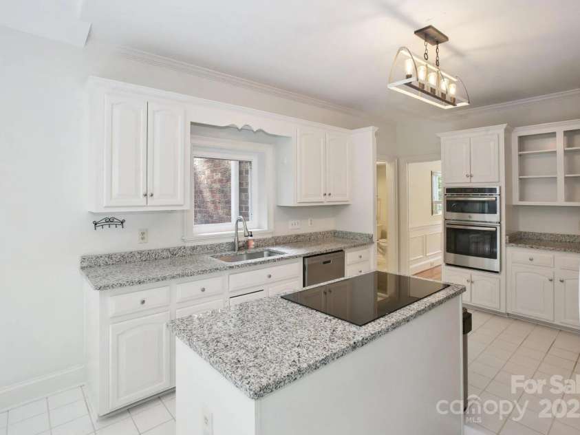 8011 Greencastle Drive, Charlotte, NC 28210.  MLS# CAR4235397, YatesRealty ID 4702. 