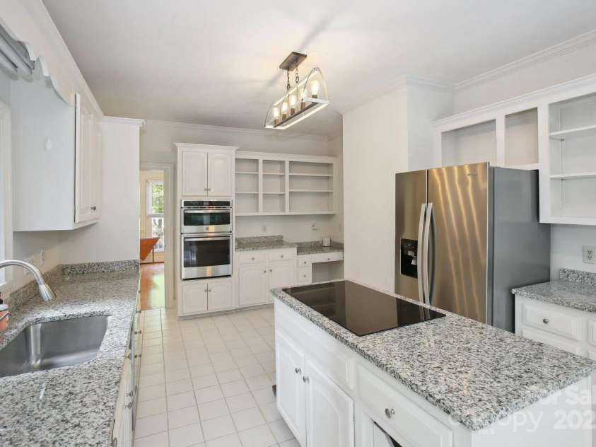 8011 Greencastle Drive, Charlotte, NC 28210.  MLS# CAR4235397, YatesRealty ID 4702. 