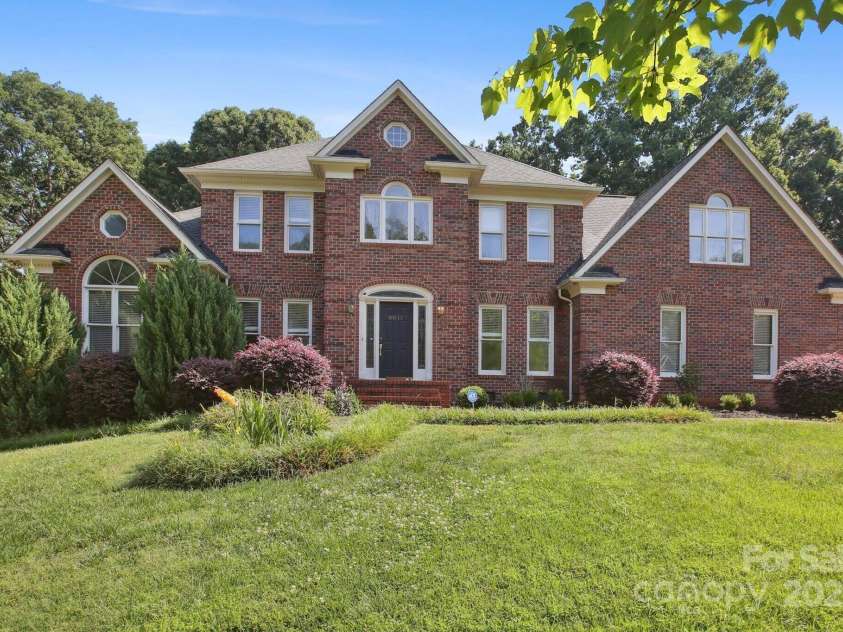 8011 Greencastle Drive, Charlotte, NC 28210.  MLS# CAR4235397, YatesRealty ID 4702. 