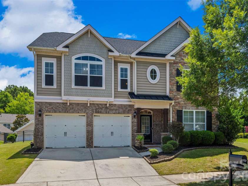 3025 Scottcrest Way, Waxhaw, NC 28173.  MLS# CAR4405386, YatesRealty ID 47022. 