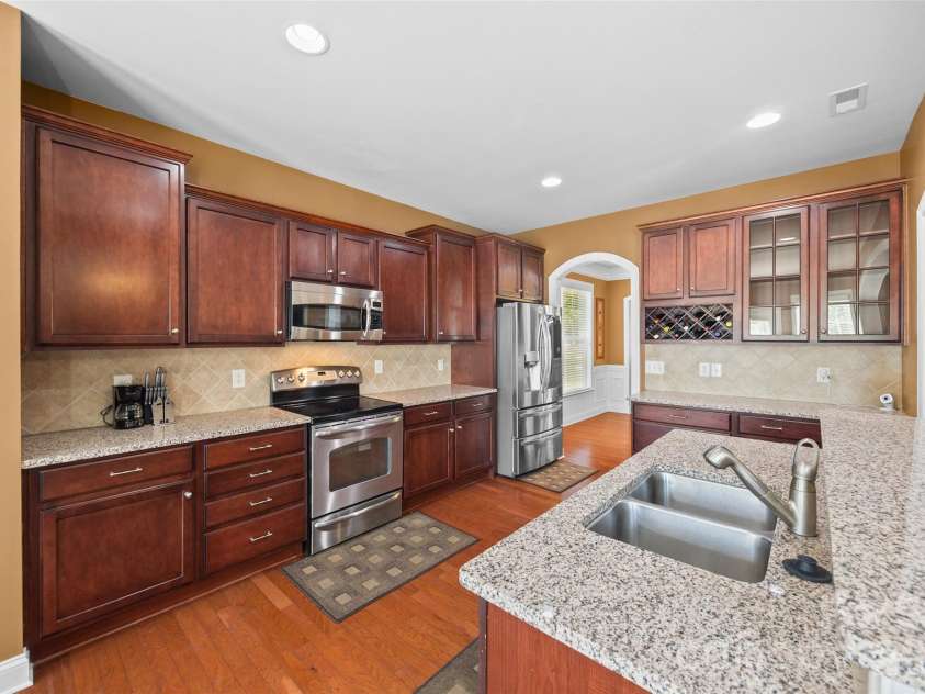 3025 Scottcrest Way, Waxhaw, NC 28173.  MLS# CAR4405386, YatesRealty ID 47022. 