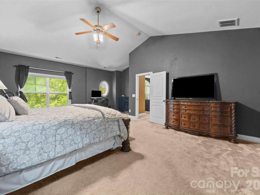 3025 Scottcrest Way, Waxhaw, NC 28173.  MLS# CAR4405386, YatesRealty ID 47022. 