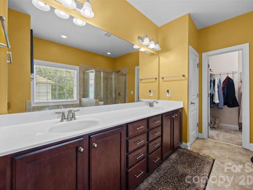 3025 Scottcrest Way, Waxhaw, NC 28173.  MLS# CAR4405386, YatesRealty ID 47022. 