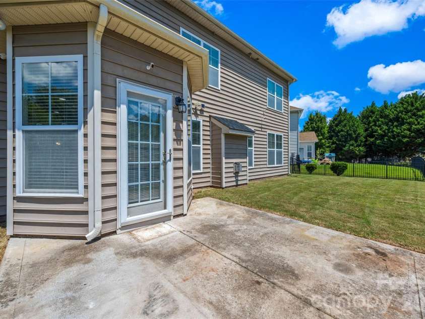 3025 Scottcrest Way, Waxhaw, NC 28173.  MLS# CAR4405386, YatesRealty ID 47022. 