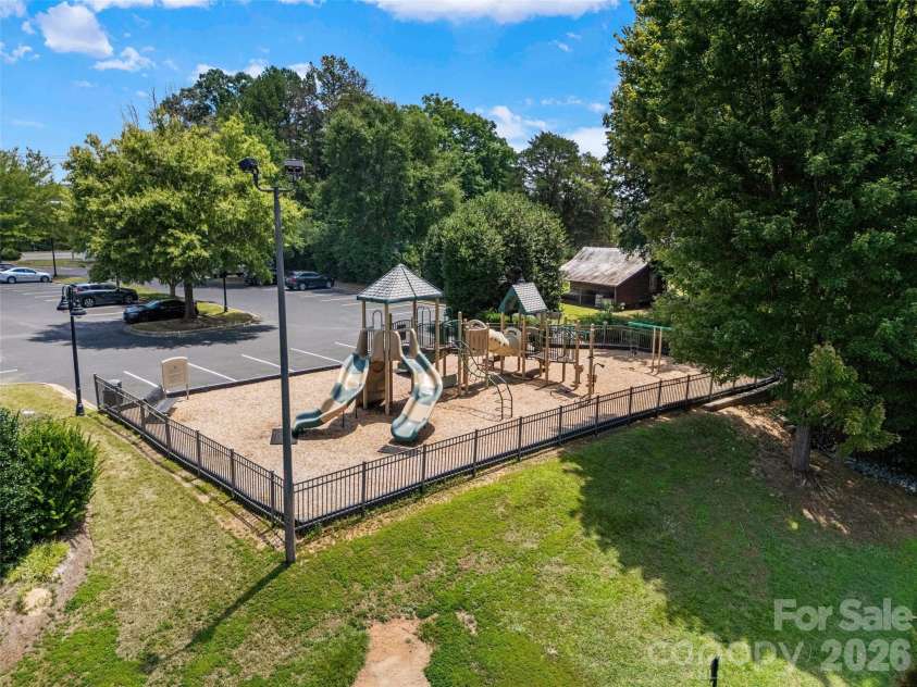 3025 Scottcrest Way, Waxhaw, NC 28173.  MLS# CAR4405386, YatesRealty ID 47022. 