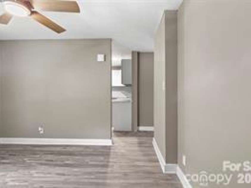 2516 Remington Street, Charlotte, NC 28216.  MLS# CAR4418791, YatesRealty ID 47023. 
