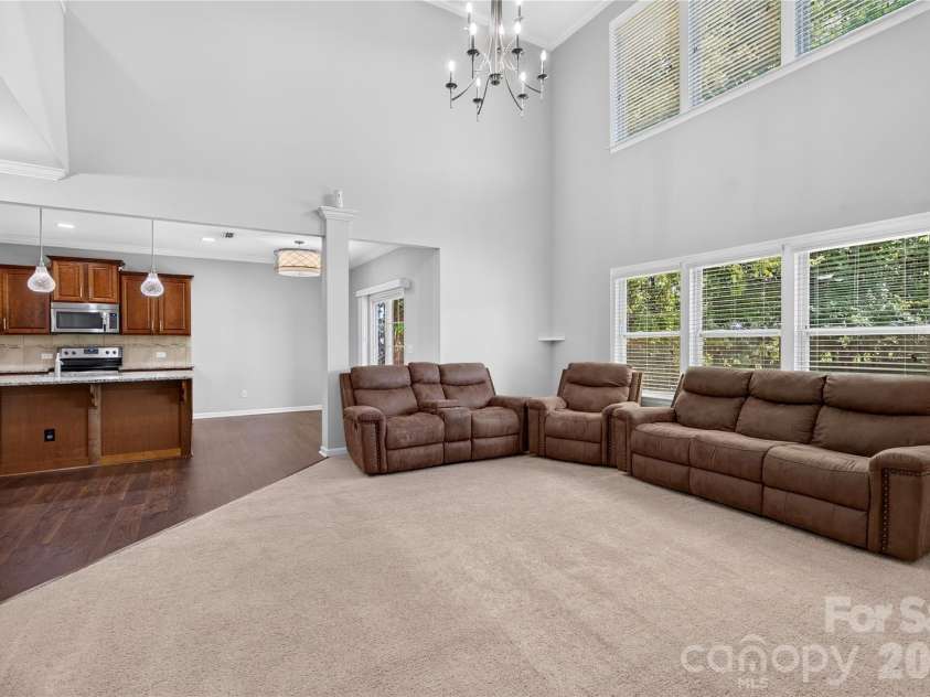 2512 Viburnum Court, Charlotte, NC 28215.  MLS# CAR4412884, YatesRealty ID 47024. 