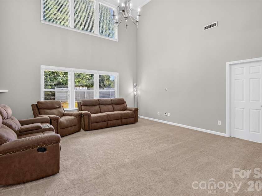2512 Viburnum Court, Charlotte, NC 28215.  MLS# CAR4412884, YatesRealty ID 47024. 