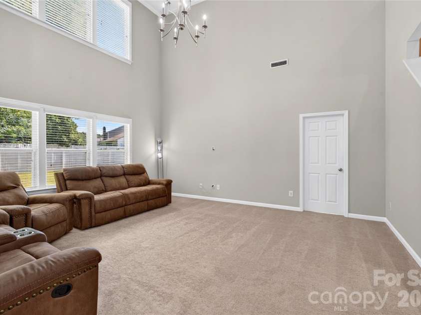 2512 Viburnum Court, Charlotte, NC 28215.  MLS# CAR4412884, YatesRealty ID 47024. 