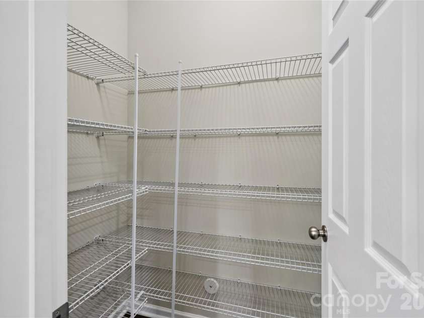 2512 Viburnum Court, Charlotte, NC 28215.  MLS# CAR4412884, YatesRealty ID 47024. 
