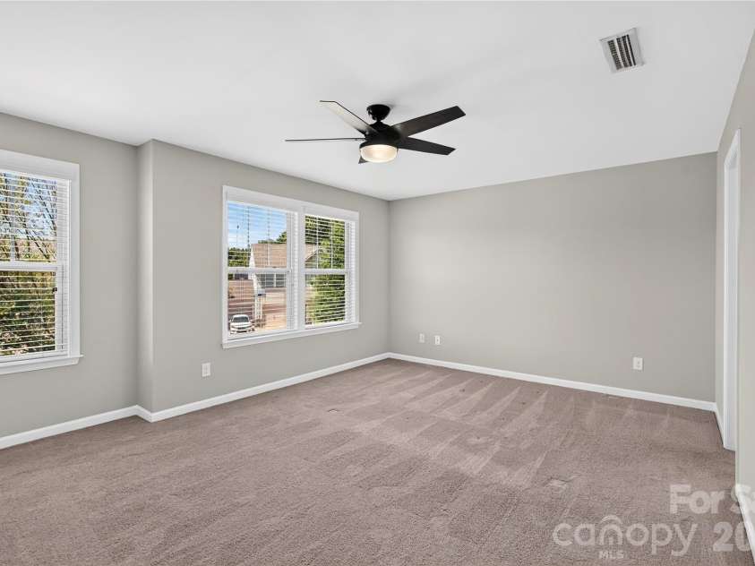 2512 Viburnum Court, Charlotte, NC 28215.  MLS# CAR4412884, YatesRealty ID 47024. 