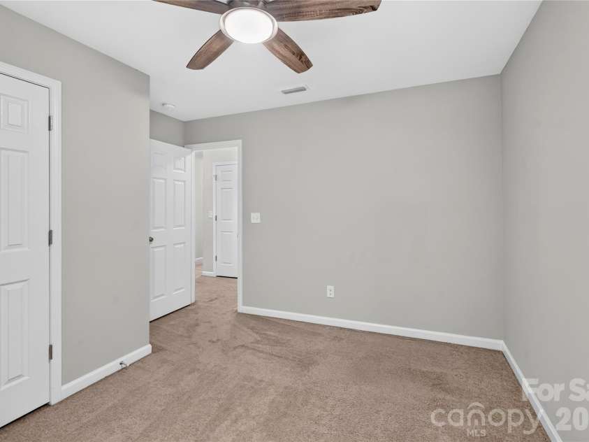 2512 Viburnum Court, Charlotte, NC 28215.  MLS# CAR4412884, YatesRealty ID 47024. 