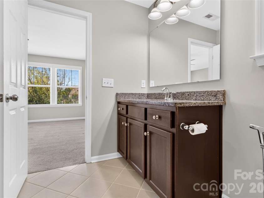 2512 Viburnum Court, Charlotte, NC 28215.  MLS# CAR4412884, YatesRealty ID 47024. 