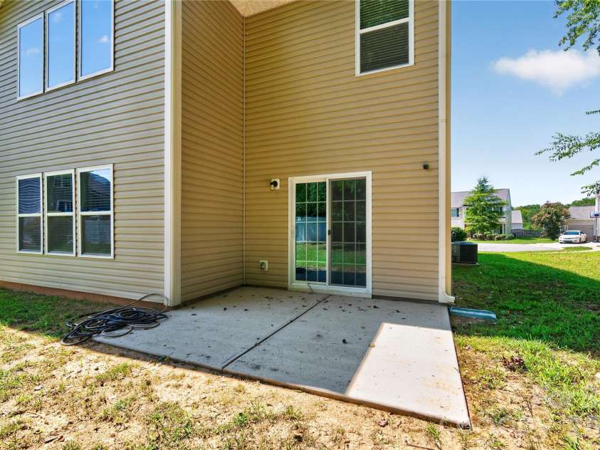 2512 Viburnum Court, Charlotte, NC 28215.  MLS# CAR4412884, YatesRealty ID 47024. 