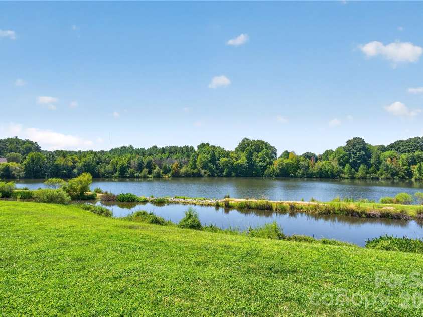 2512 Viburnum Court, Charlotte, NC 28215.  MLS# CAR4412884, YatesRealty ID 47024. 