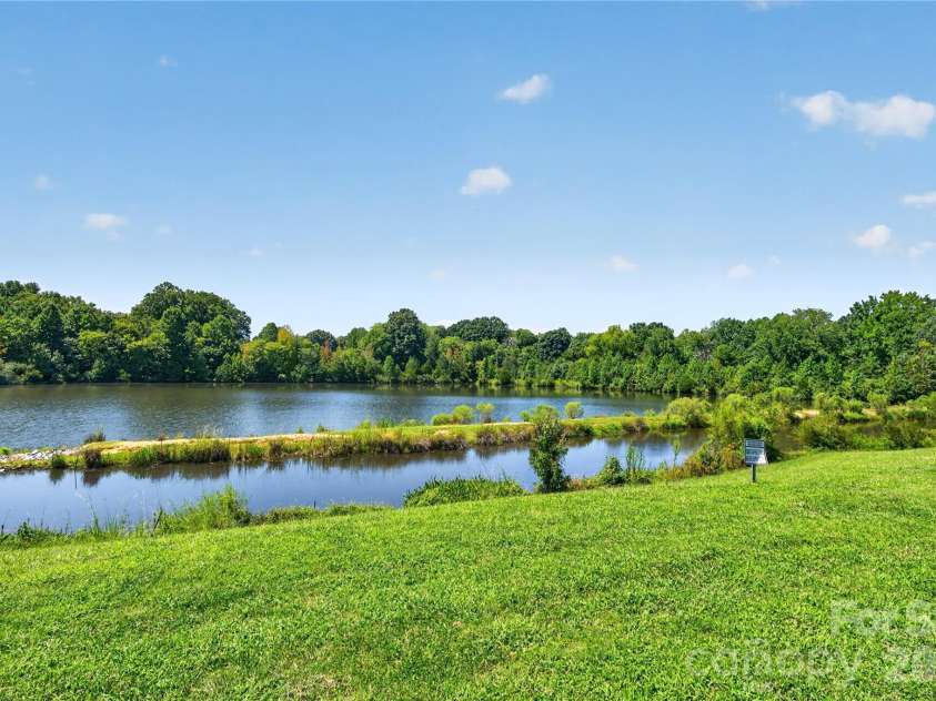 2512 Viburnum Court, Charlotte, NC 28215.  MLS# CAR4412884, YatesRealty ID 47024. 