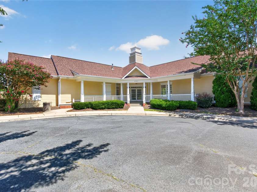 2512 Viburnum Court, Charlotte, NC 28215.  MLS# CAR4412884, YatesRealty ID 47024. 
