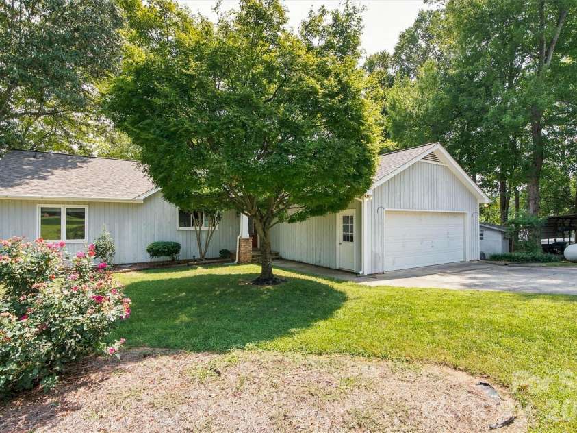 9109 Clement Circle, Terrell, NC 28682.  MLS# CAR4416816, YatesRealty ID 47025. 