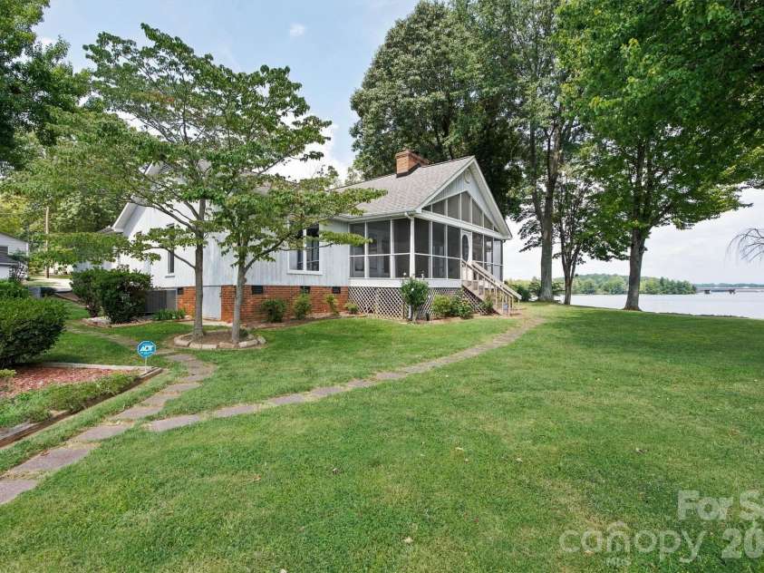 9109 Clement Circle, Terrell, NC 28682.  MLS# CAR4416816, YatesRealty ID 47025. 
