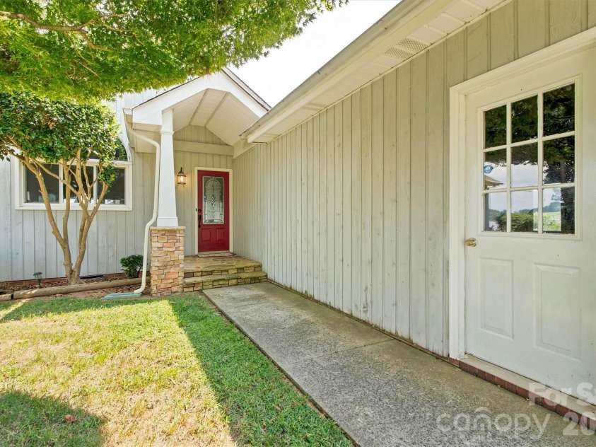 9109 Clement Circle, Terrell, NC 28682.  MLS# CAR4416816, YatesRealty ID 47025. 