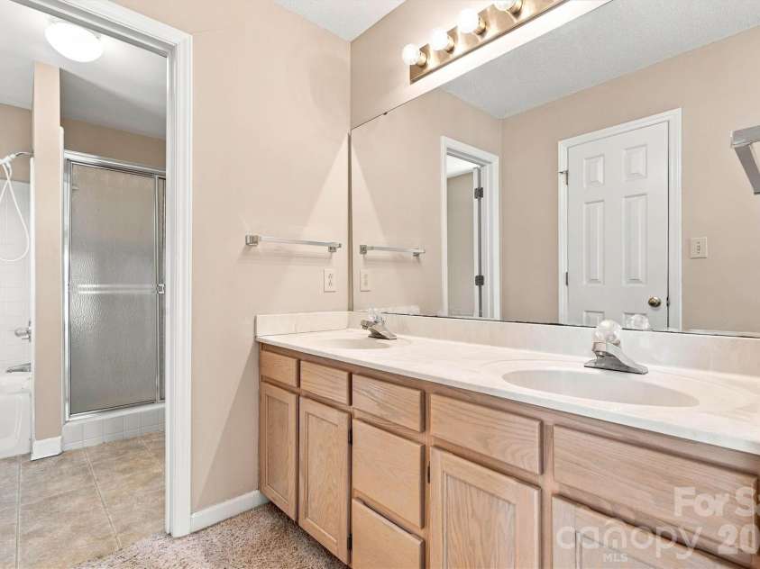 9109 Clement Circle, Terrell, NC 28682.  MLS# CAR4416816, YatesRealty ID 47025. 