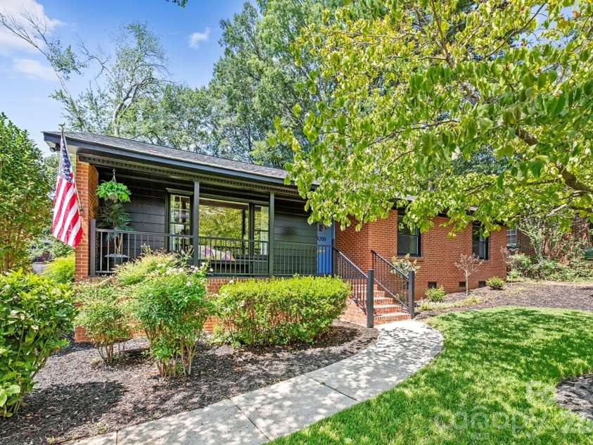 4200 Murrayhill Road, Charlotte, NC 28209.  MLS# CAR4417511, YatesRealty ID 47026. 
