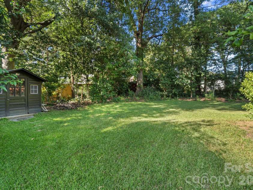 4200 Murrayhill Road, Charlotte, NC 28209.  MLS# CAR4417511, YatesRealty ID 47026. Back yard