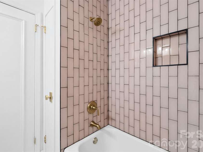 4200 Murrayhill Road, Charlotte, NC 28209.  MLS# CAR4417511, YatesRealty ID 47026. Bathroom