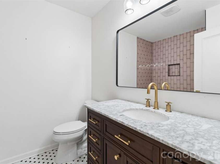 4200 Murrayhill Road, Charlotte, NC 28209.  MLS# CAR4417511, YatesRealty ID 47026. Bathroom