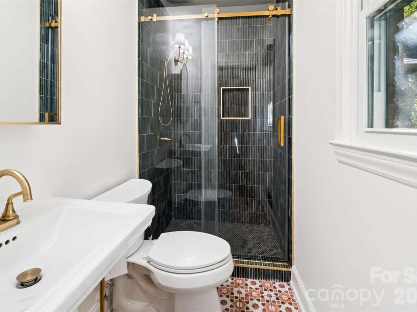 4200 Murrayhill Road, Charlotte, NC 28209.  MLS# CAR4417511, YatesRealty ID 47026. Primary Bath
