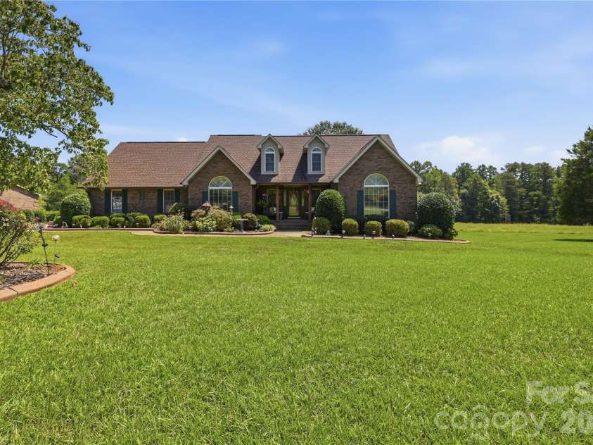 219 Pleasant Drive, Statesville, NC 28677.  MLS# CAR4418795, YatesRealty ID 47027. 