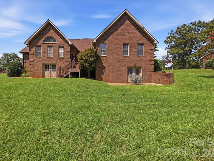 219 Pleasant Drive, Statesville, NC 28677.  MLS# CAR4418795, YatesRealty ID 47027. 