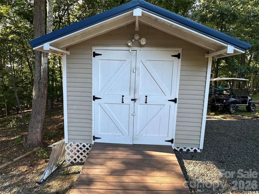 114 Walnut Circle, New London, NC 28127.  MLS# CAR4418170, YatesRealty ID 47028. 