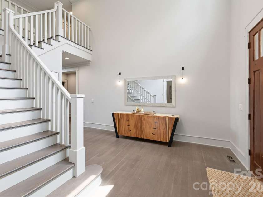 31 Bradford Vistas Drive, Fletcher, NC 28732.  MLS# CAR4303470, YatesRealty ID 4703. Formal foyer